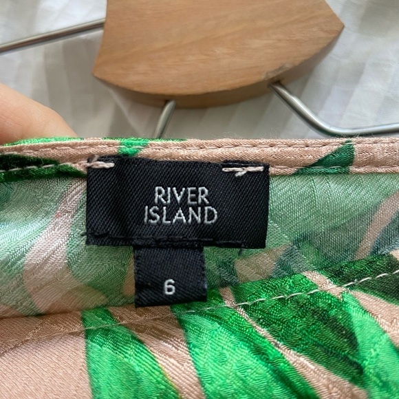 🌴 River Island Green Tropical Satin Skirt | Asymmetrical Ruffle Midi - Picture 9 of 10